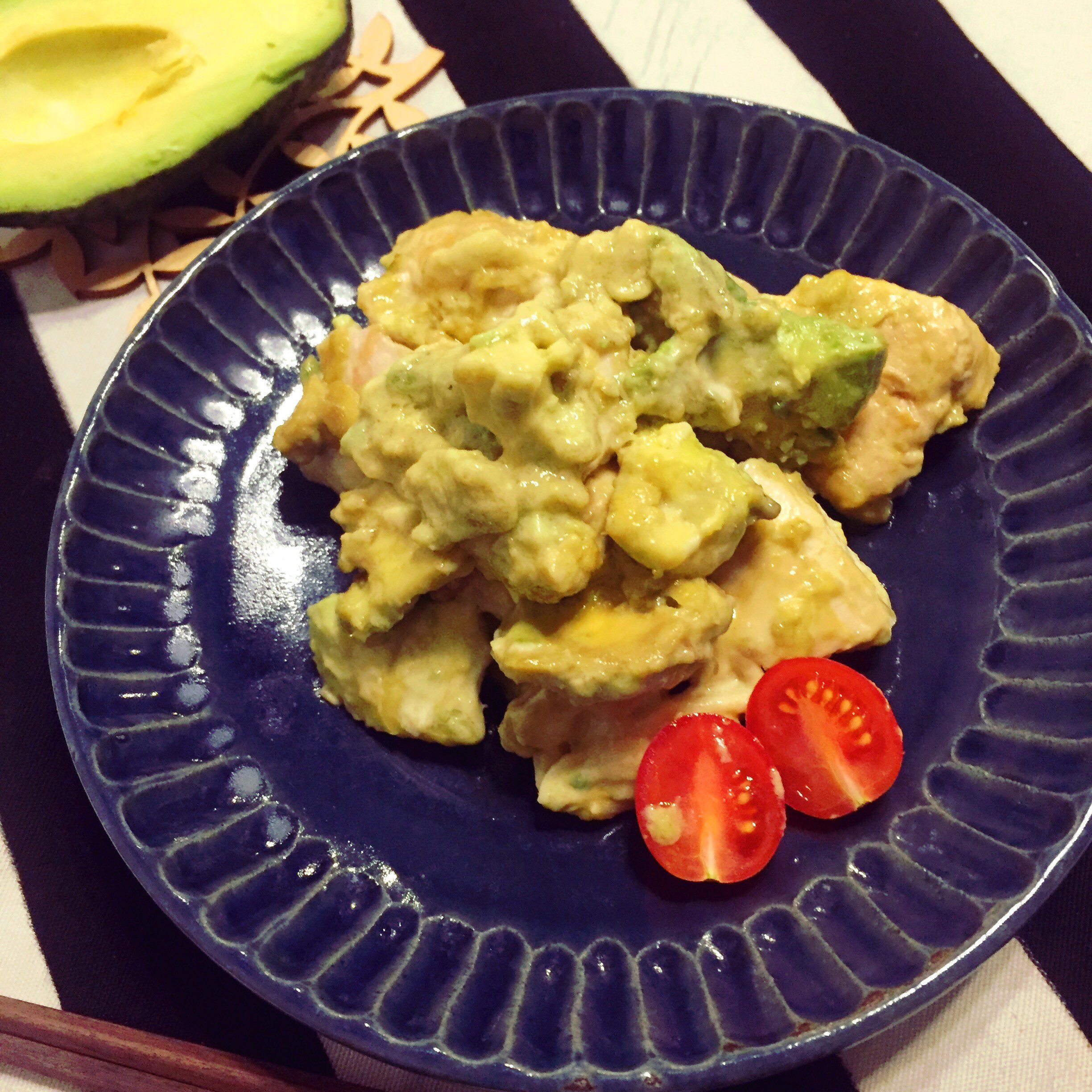 Fried garlic chicken with New Zealand Avocado - New Zealand Avocado