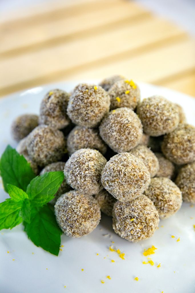 Fruity avocado bliss Balls - New Zealand Avocado