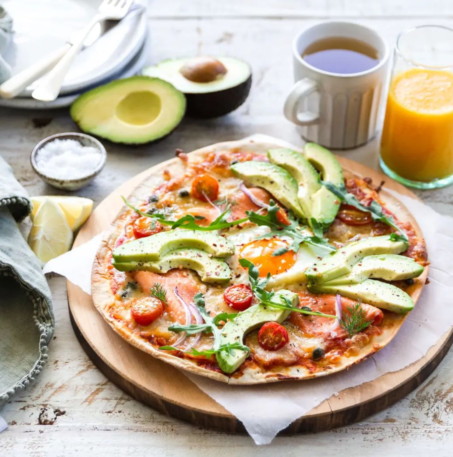 Avocado breakfast pizza